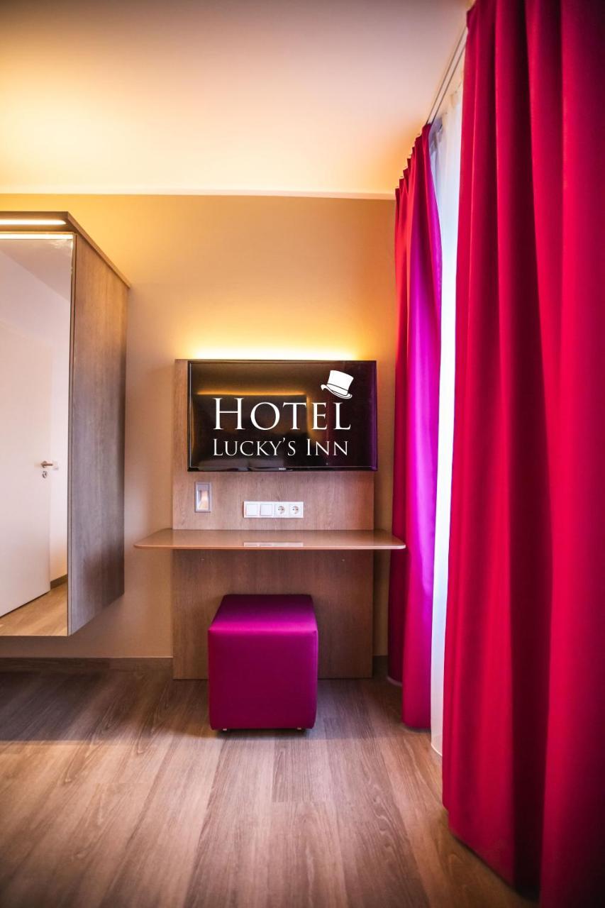 Hotel Luckys Inn Гамбург Экстерьер фото