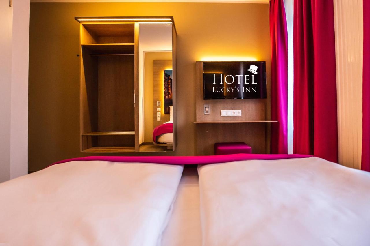 Hotel Luckys Inn Гамбург Экстерьер фото
